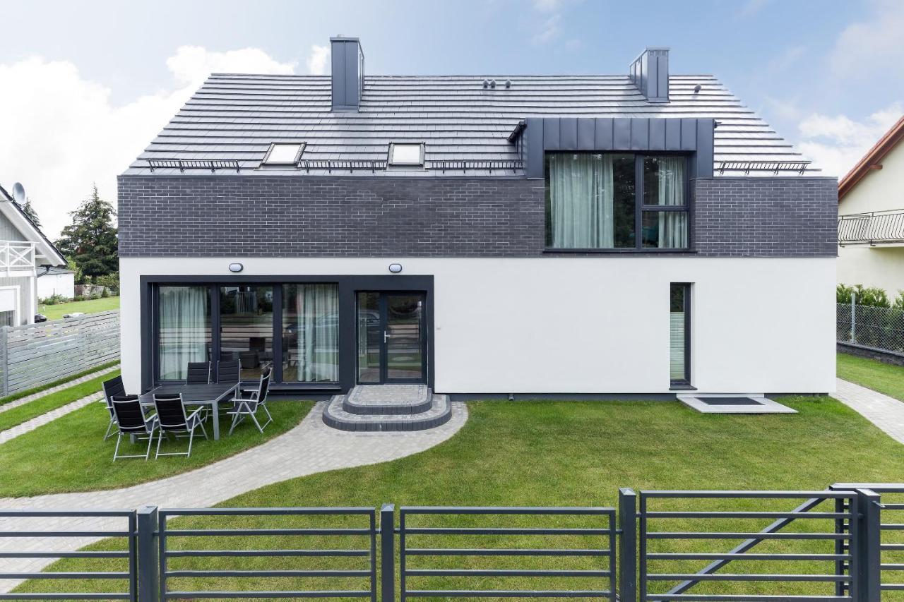 Underground Apartment In A Lux Holiday House Posejdon By Renters Prestige Kolczewo Exterior photo
